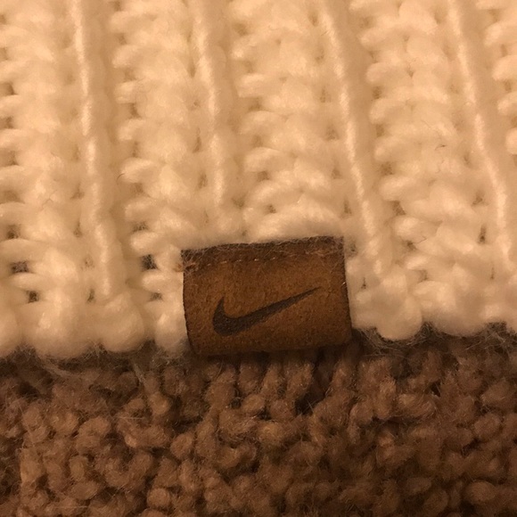 Nike knit hat - Picture 3 of 3